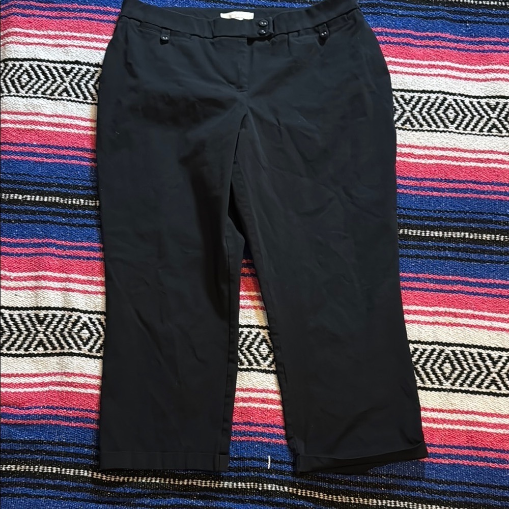 NWT- Chicos Womens Straight Leg Crop Pants 2 Size 12 Black Casual Twill Cuffed
